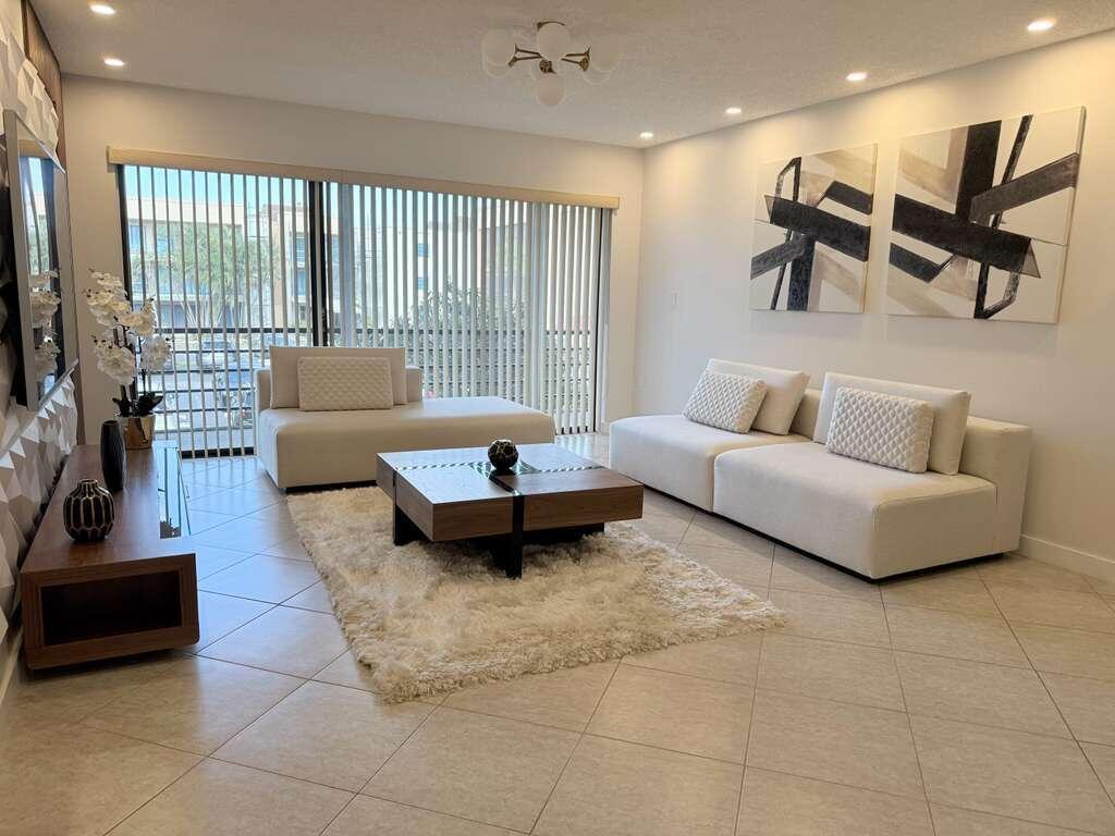 4040 N Hills Drive # 26, Hollywood FL 33021
