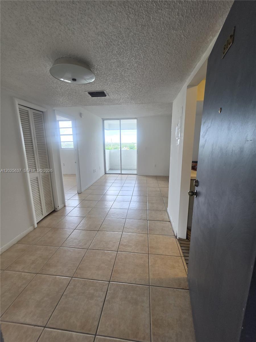 5050 NW 7th St # 610, Miami FL 33126 photo 3