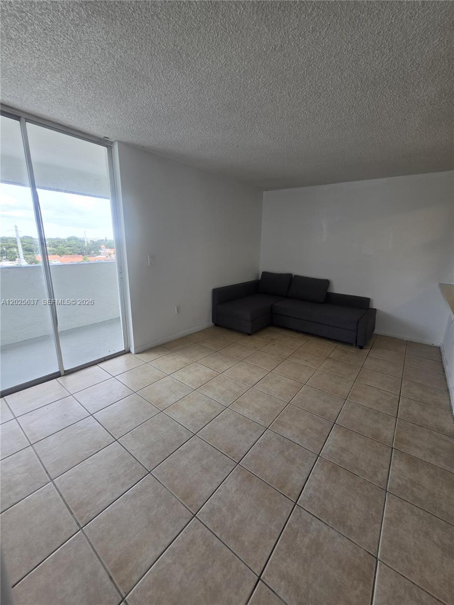 5050 NW 7th St # 610, Miami FL 33126 photo 5