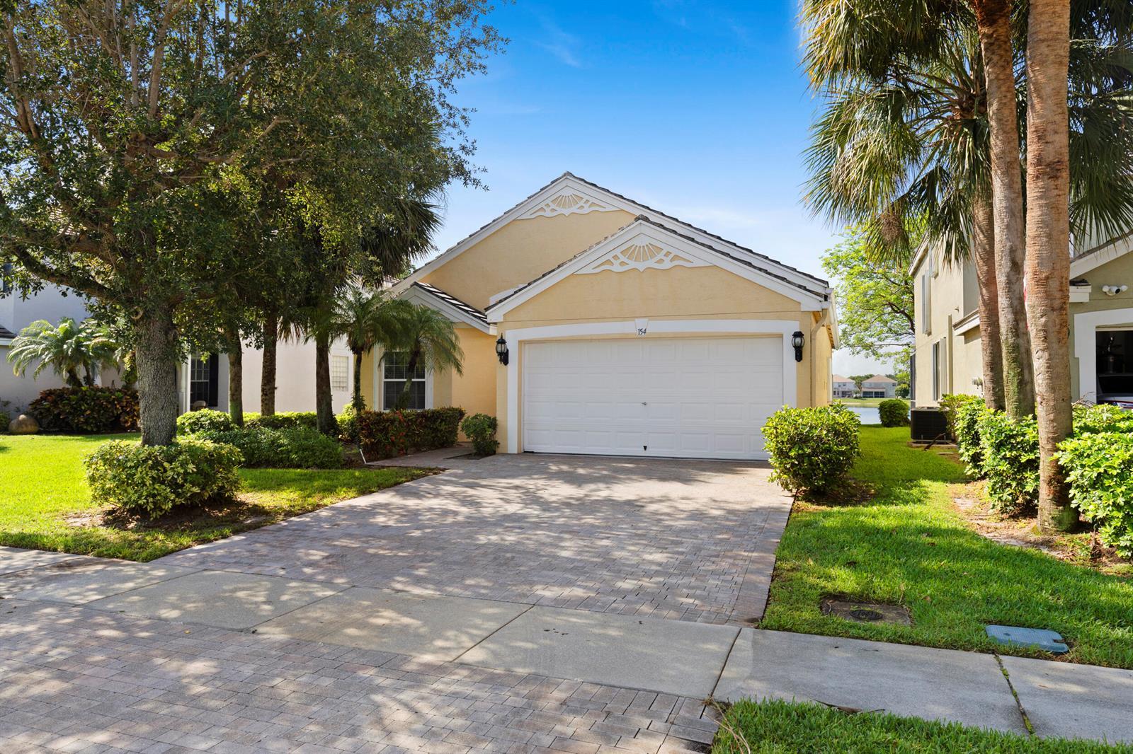 154 Berenger Walk, Royal Palm Beach FL 33414 photo 3