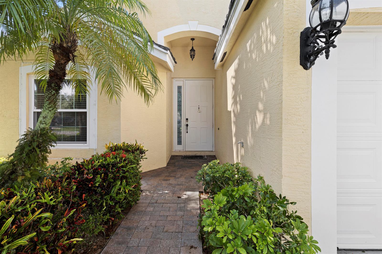 154 Berenger Walk, Royal Palm Beach FL 33414 photo 4