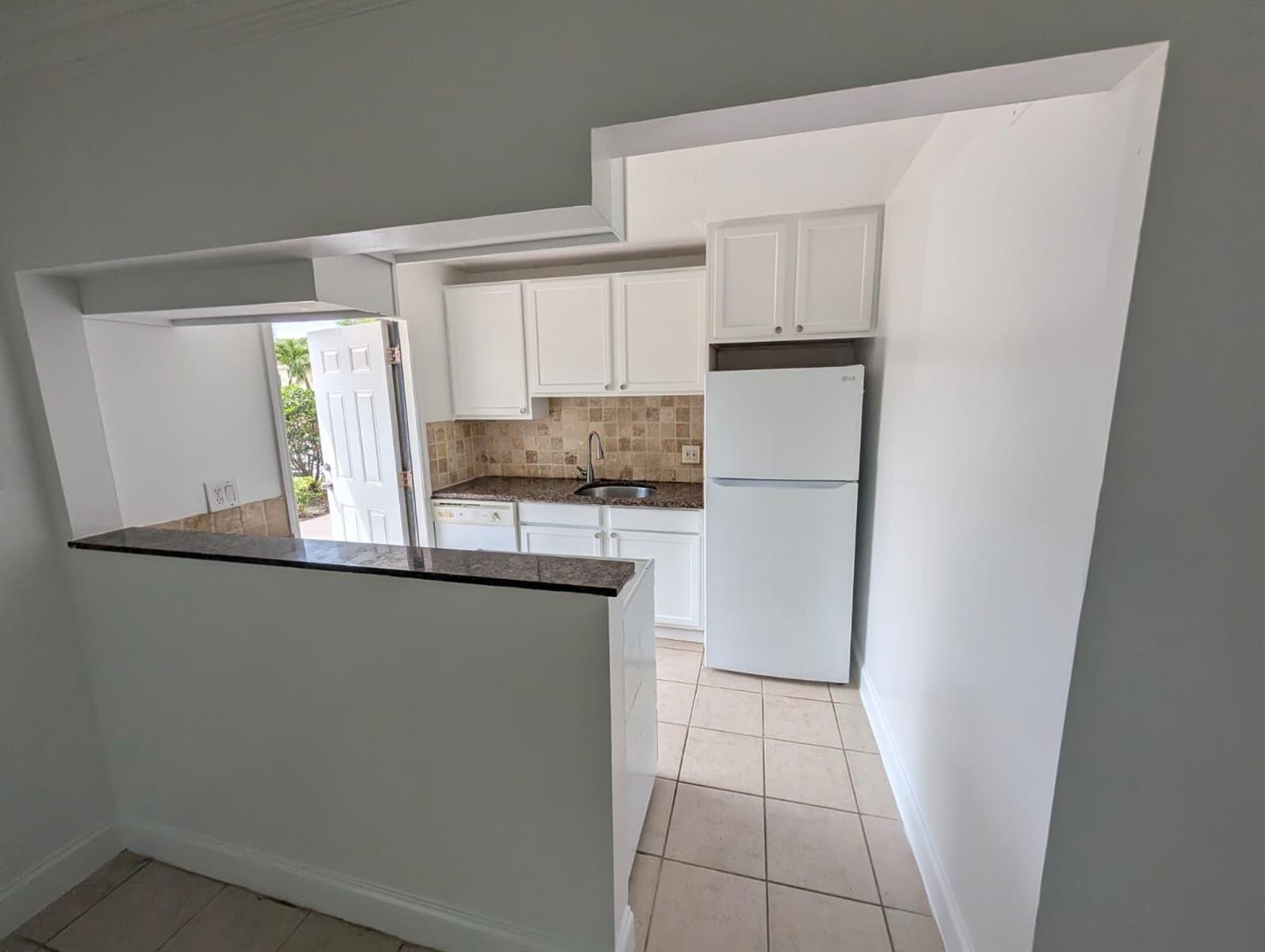 817 Lighthouse Drive Apt B, North Palm Beach FL 33408 photo 4