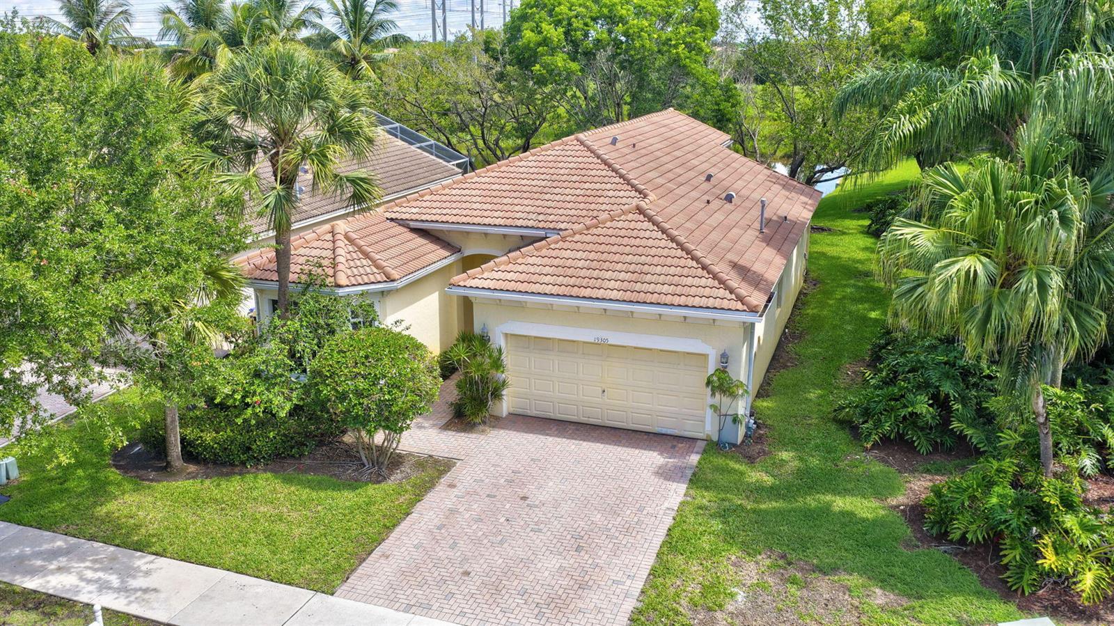 19305 SW 66th Street, Pembroke Pines FL 33332 photo 2