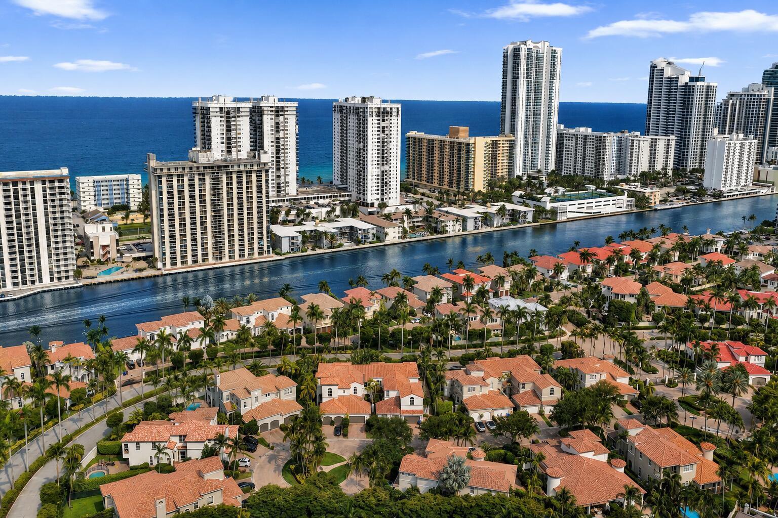 824 Spinnaker Drive E, Hollywood FL 33019 photo 2