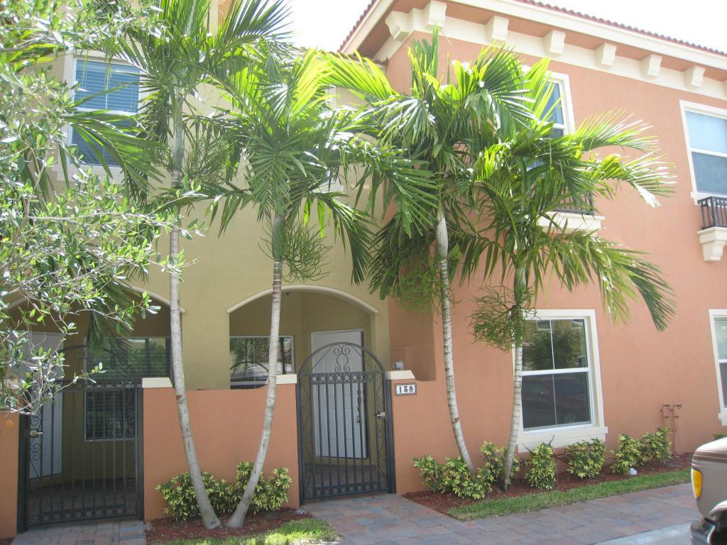138 Monterey Bay Drive, Boynton Beach FL 33426