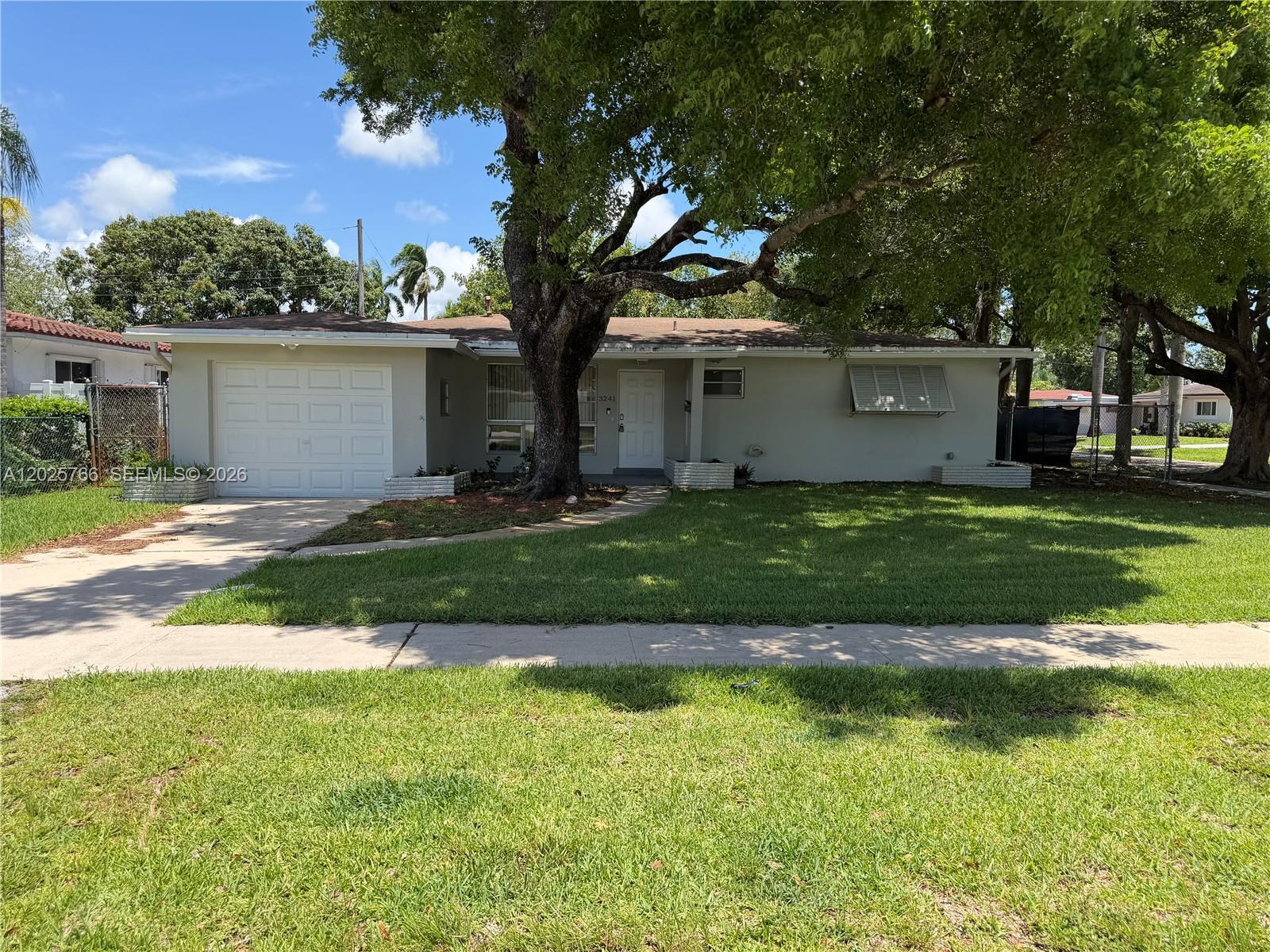 3241 Pierce St, Hollywood FL 33021