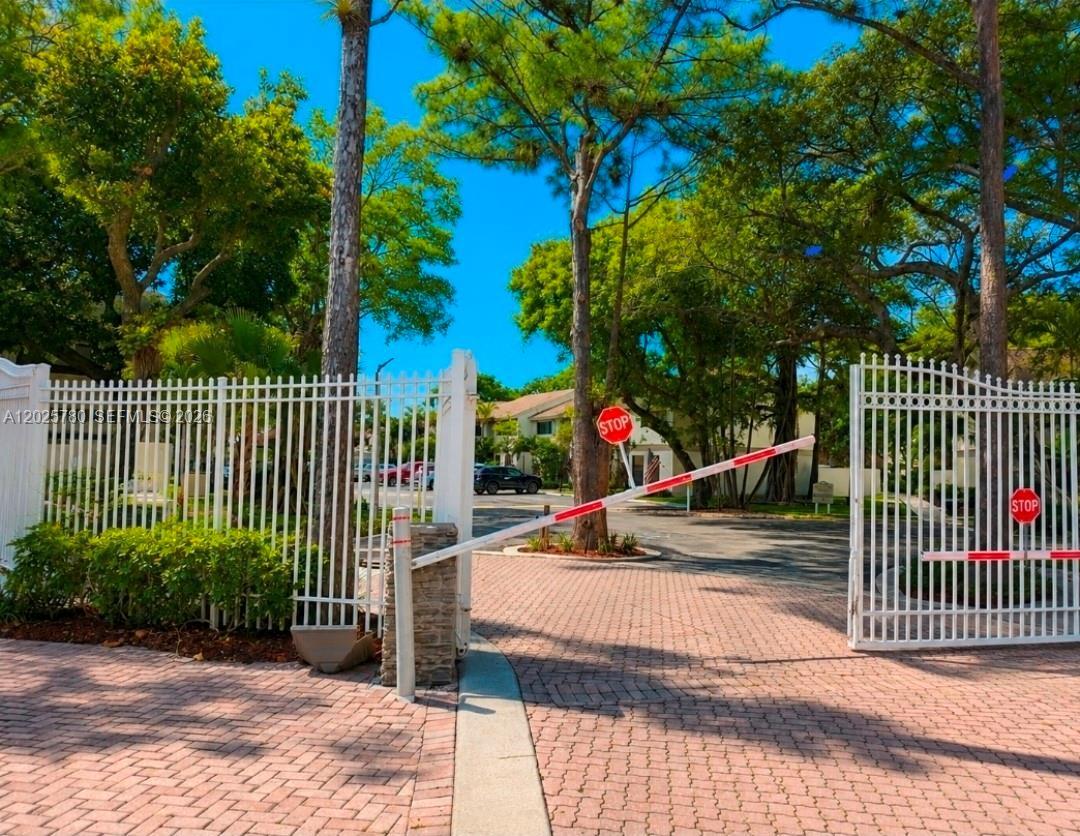 3082 S Oakland Forest Dr # 1301, Oakland Park FL 33309 photo 3