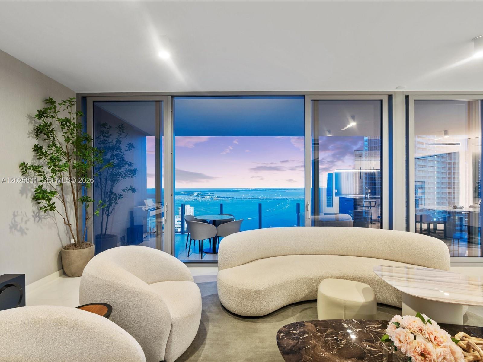 300 Biscayne Boulevard Way # 4502E, Miami FL 33131 photo 4