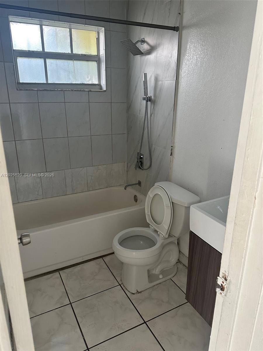 7024 NW 6th Ave # 1, Miami FL 33150 photo 3