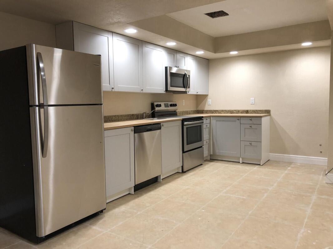 279 SE 8th Terrace # A, Deerfield Beach FL 33441 photo 4