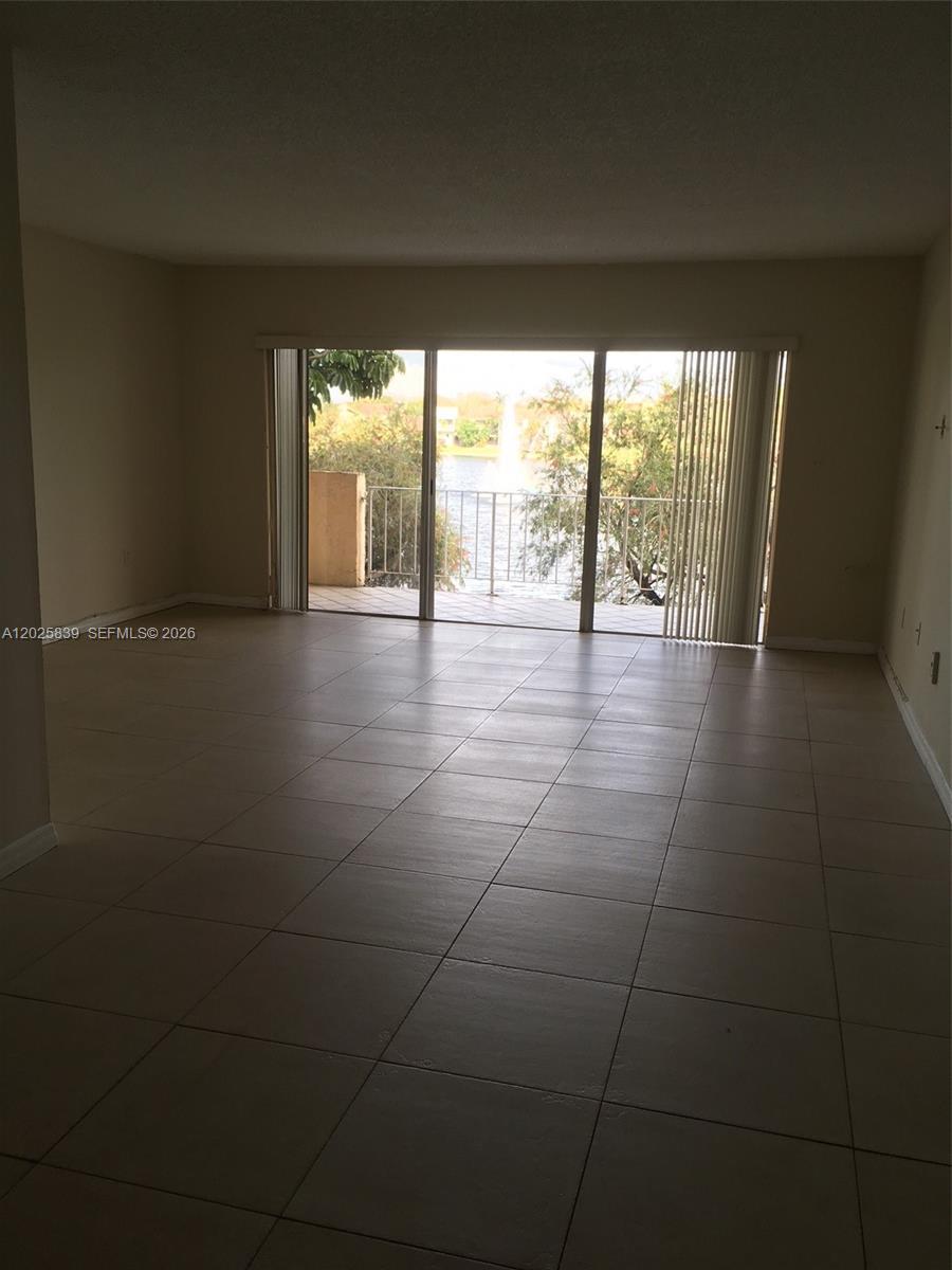 9351 FONTAINEBLEAU BL # B214, Miami FL 33172 photo 3