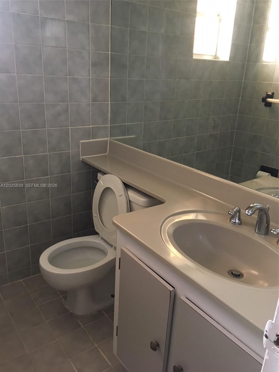 9351 FONTAINEBLEAU BL # B214, Miami FL 33172 photo 5