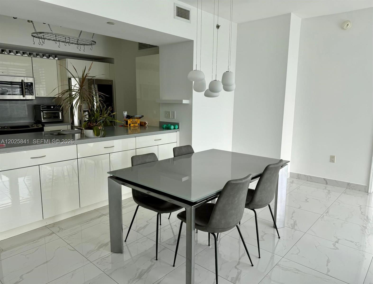 951 Brickell Ave # 2810, Miami FL 33131 photo 3