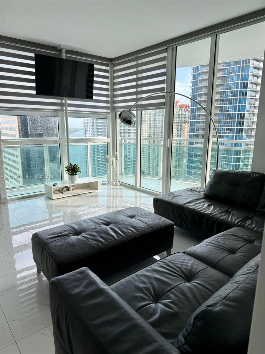 951 Brickell Ave # 2810, Miami FL 33131 photo 4