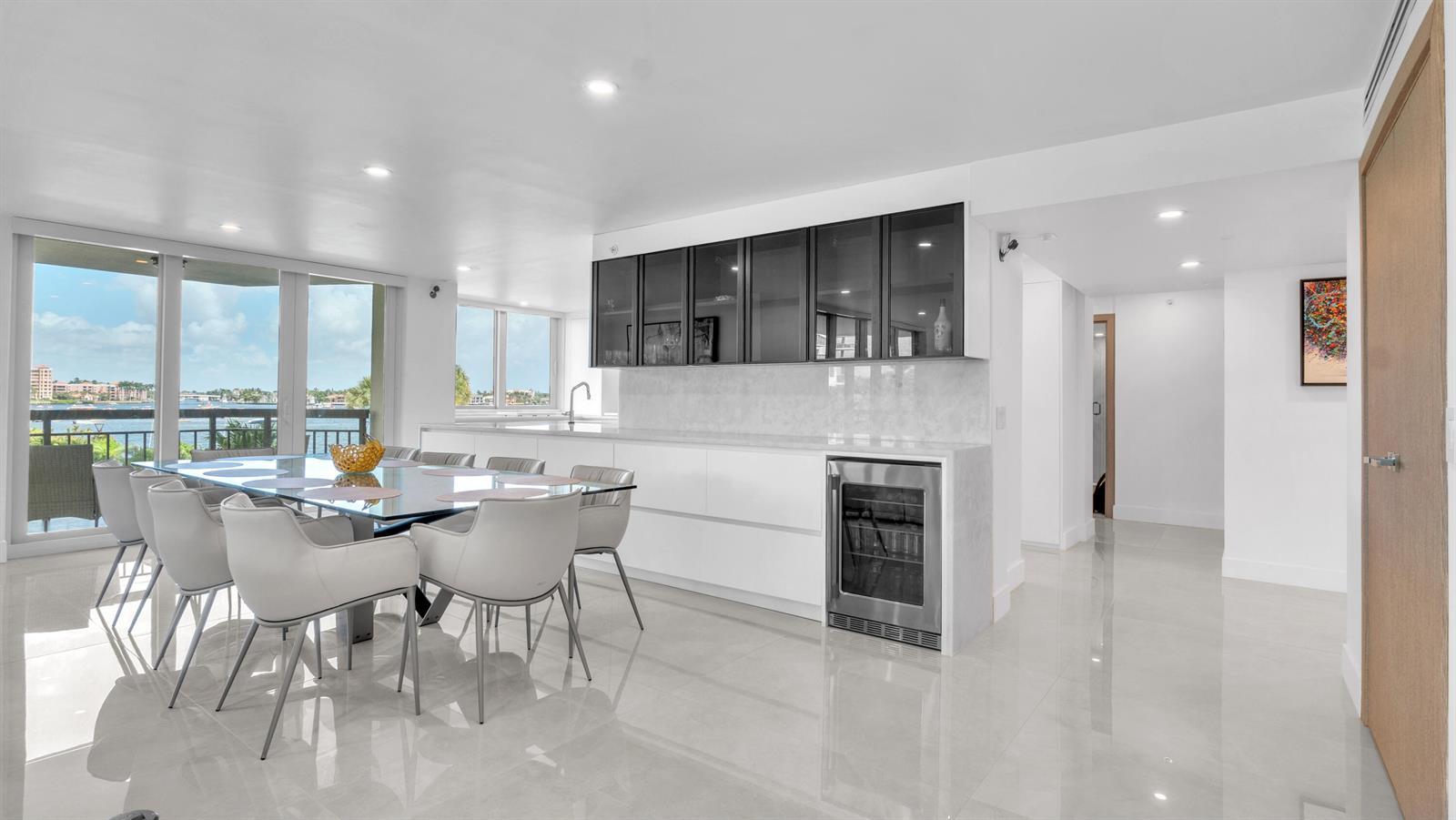 901 E Camino Real # 2a, Boca Raton FL 33432