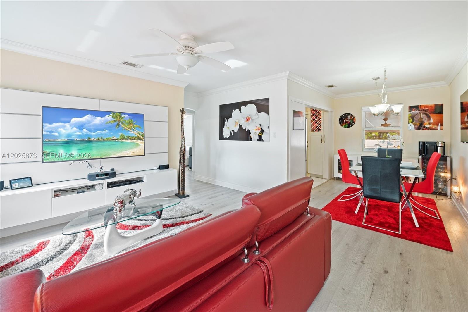 556 La Villa Dr, Miami Springs FL 33166 photo 5