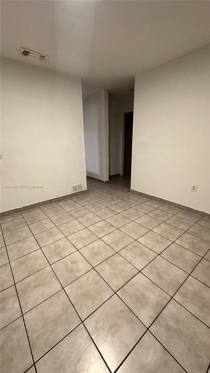 4198 W 10th Ave, Hialeah FL 33012 photo 2