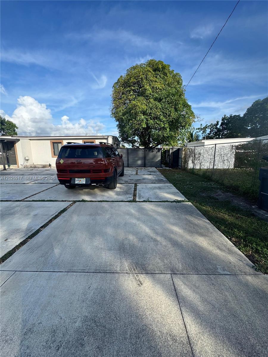 Miami, FL 33165