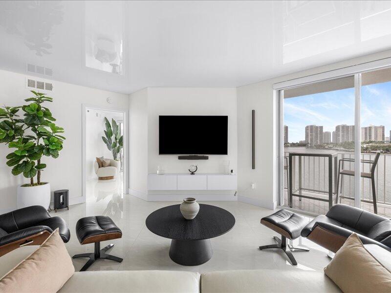 18260 N Bay Road # 418, Sunny Isles Beach FL 33160 photo 3