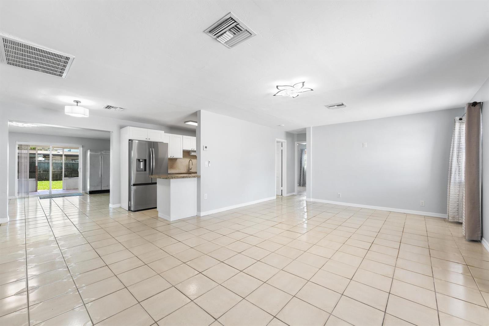 2105 Wellington Road, West Palm Beach FL 33409 photo 5