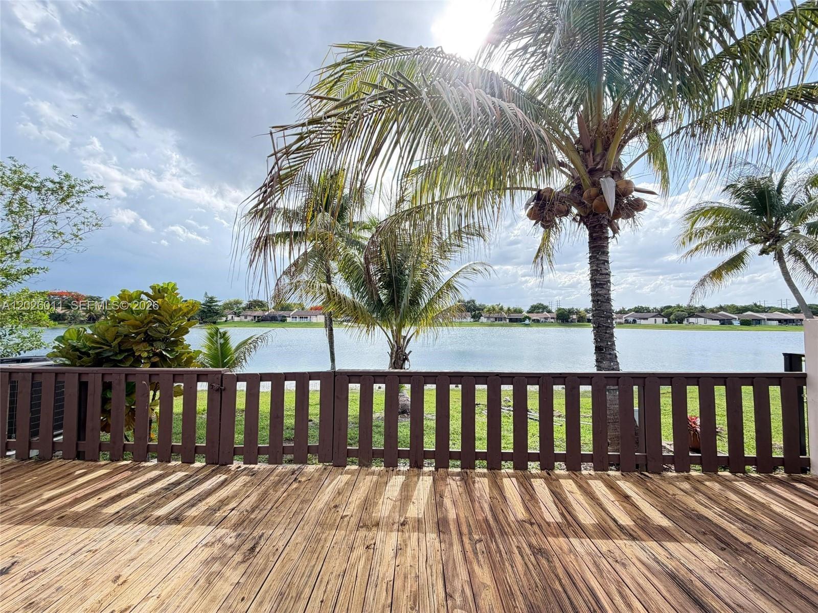 21326 SW 89th Pl, Cutler Bay FL 33189 photo 2