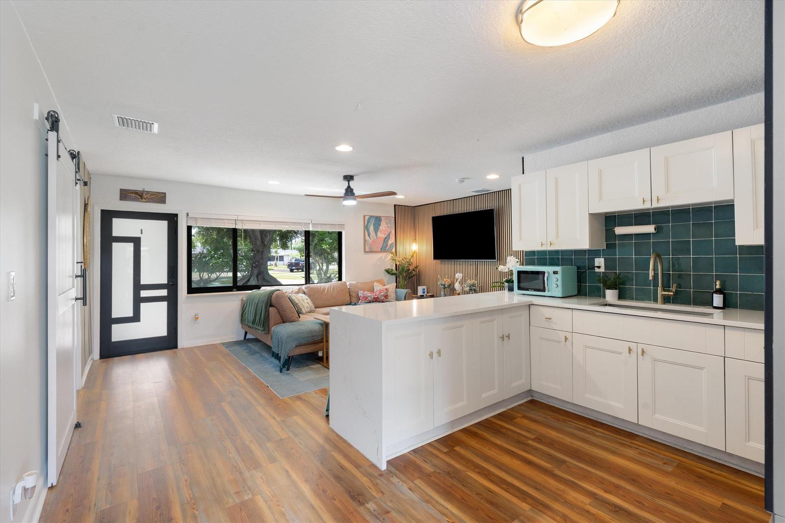 2417 NE 13th Terrace, Pompano Beach FL 33064 photo 4