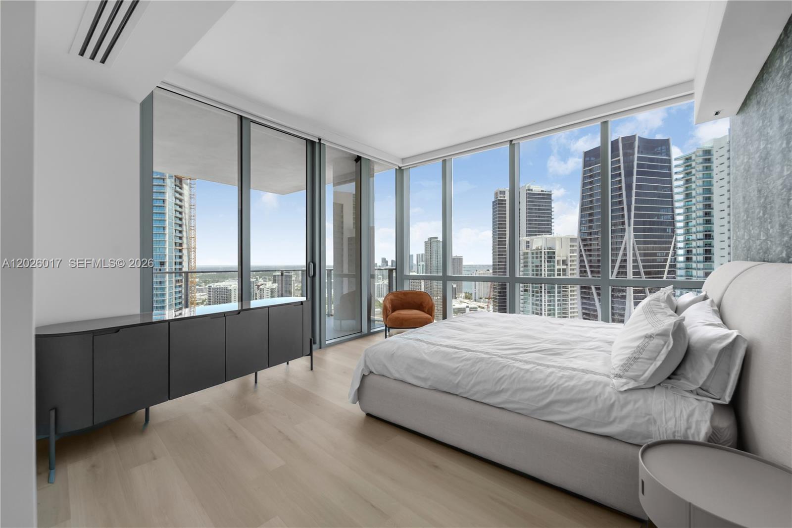 851 NE 1st Ave # 4201, Miami FL 33132 photo 2