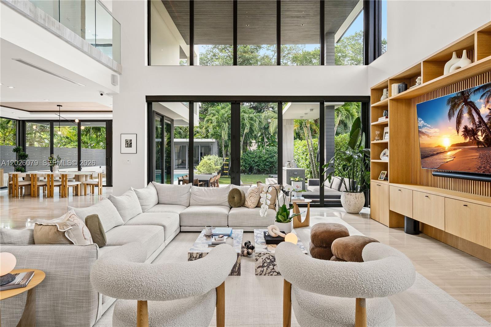 5061 N Bay Rd, Miami Beach FL 33140 photo 2