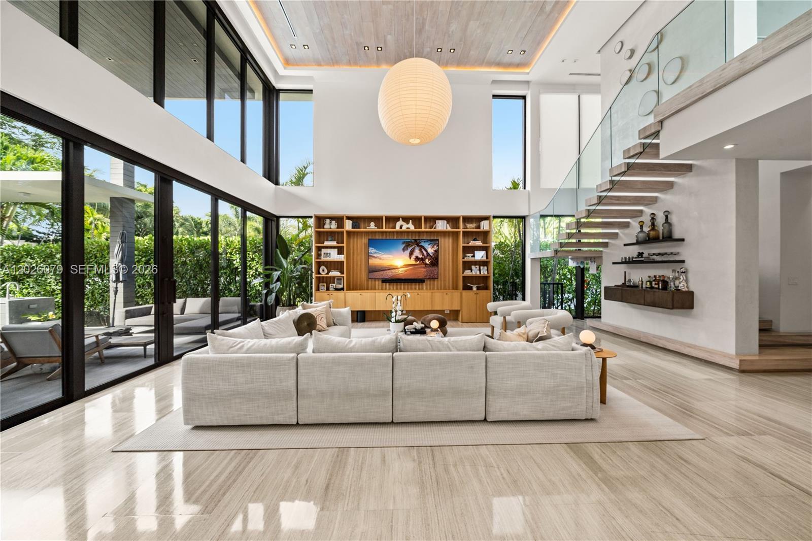 5061 N Bay Rd, Miami Beach FL 33140 photo 4