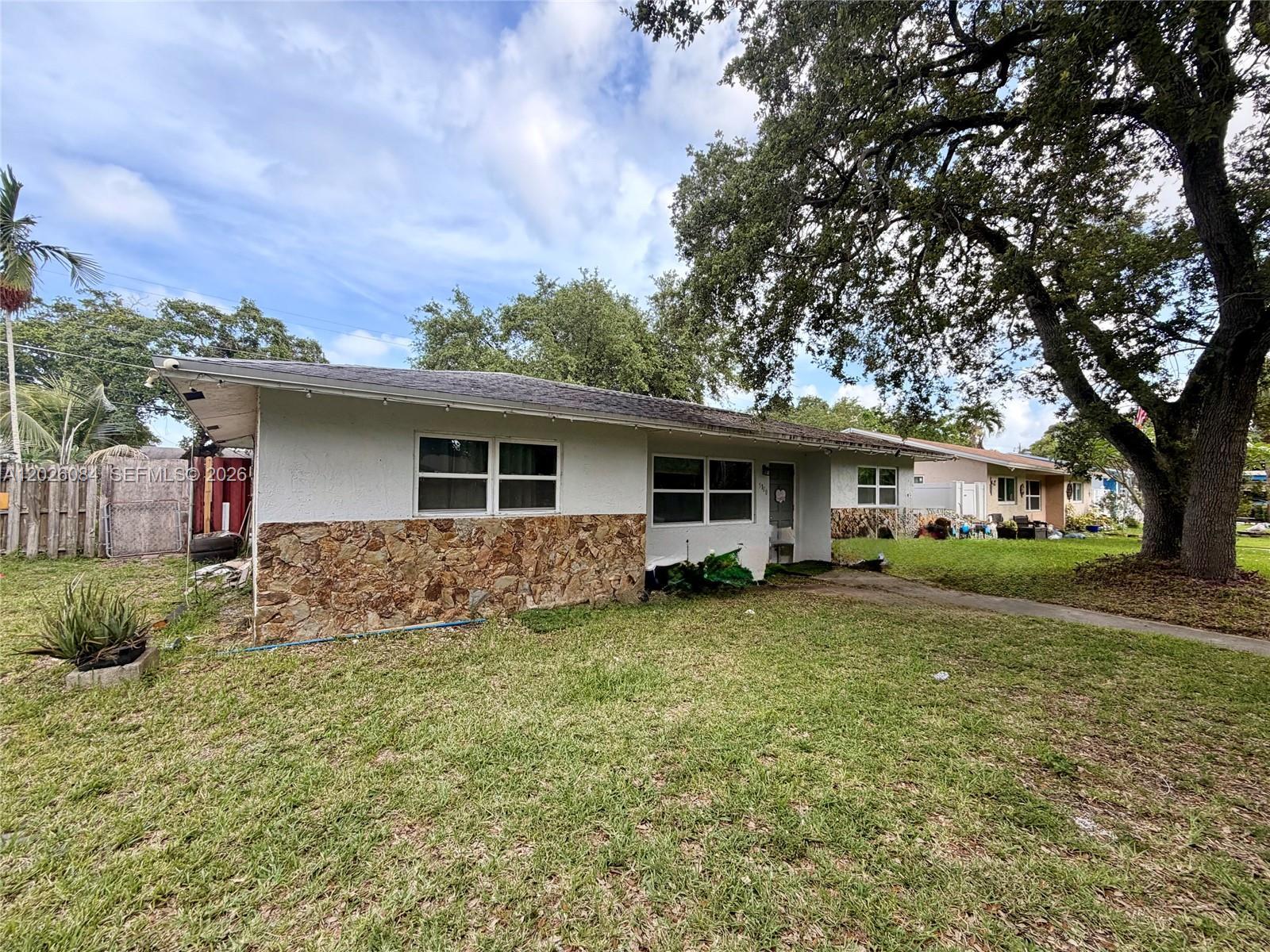 5180 SW 27th Ter, Dania Beach FL 33312 photo 2