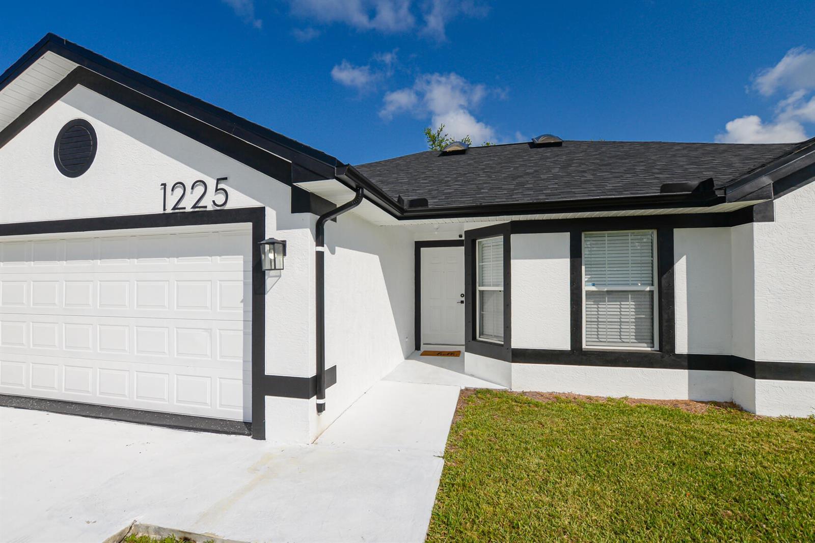 1225 SW Hunnicut Avenue, Port St. Lucie FL 34953 photo 4