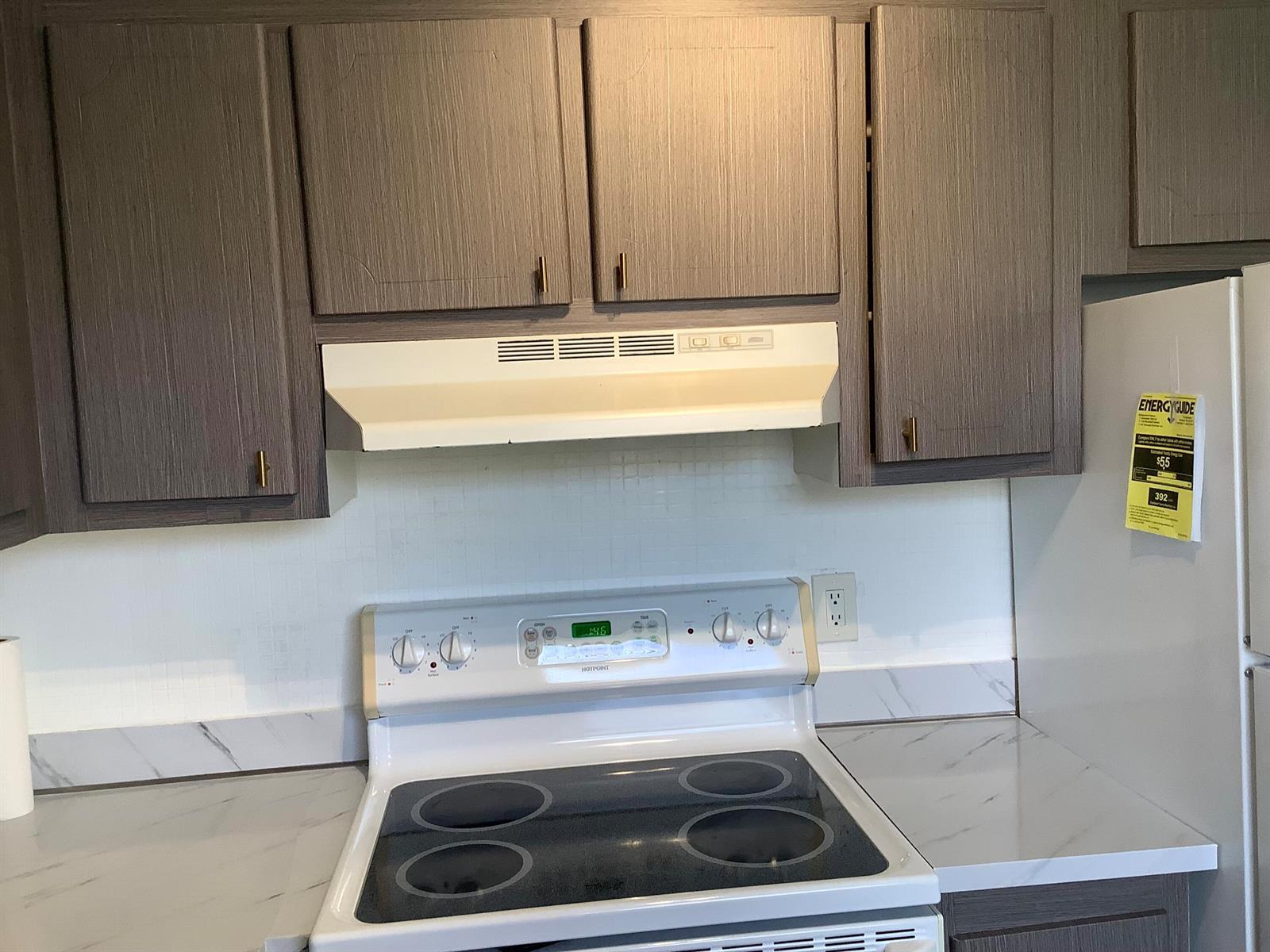 189 Saxony # 189, Delray Beach FL 33446 photo 3