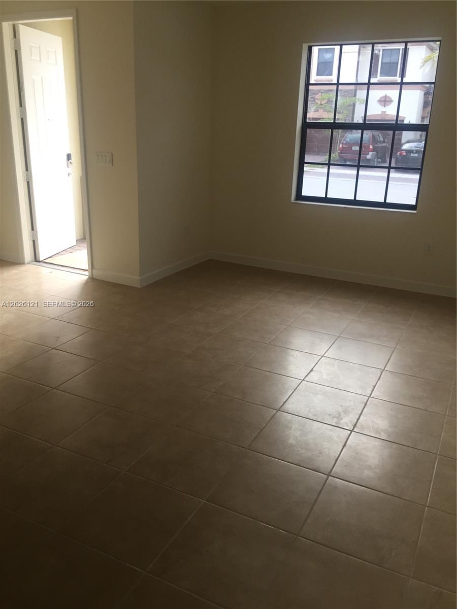 9307 W 33rd Way, Hialeah FL 33018 photo 3