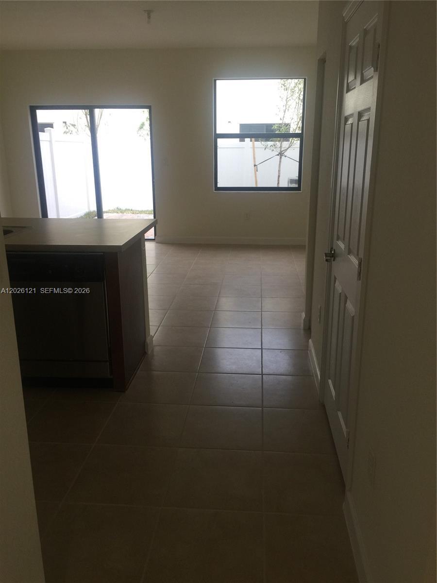 9307 W 33rd Way, Hialeah FL 33018 photo 5