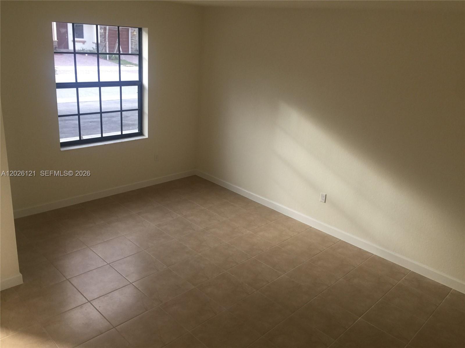 9307 W 33rd Way, Hialeah FL 33018 photo 4