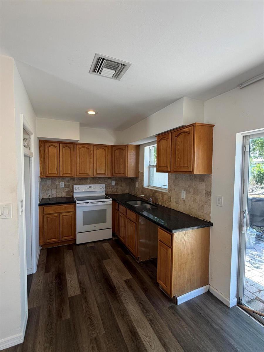 641 SW 14th Court, Deerfield Beach FL 33441 photo 5