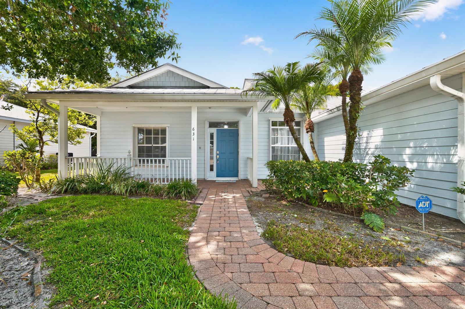 631 NE Muskrat Run, Port St. Lucie FL 34983 photo 2