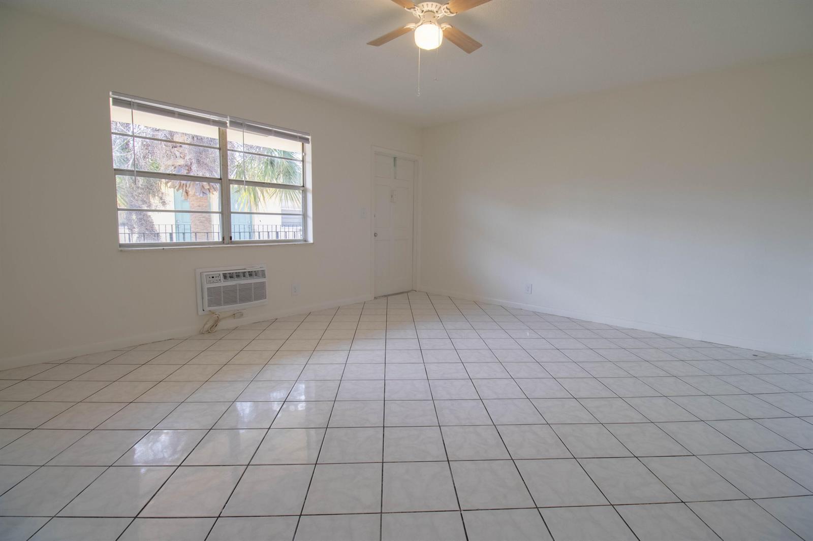 2537 Lincoln Street # 14, Hollywood FL 33020 photo 4