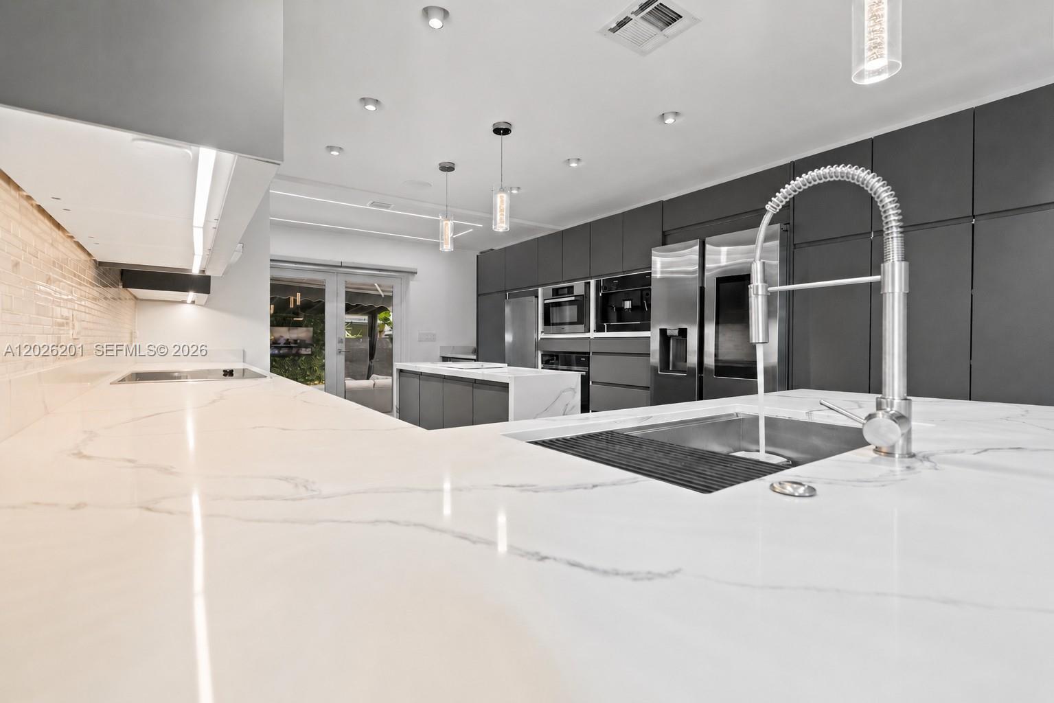 2257 SW 11th St, Miami FL 33135 photo 4