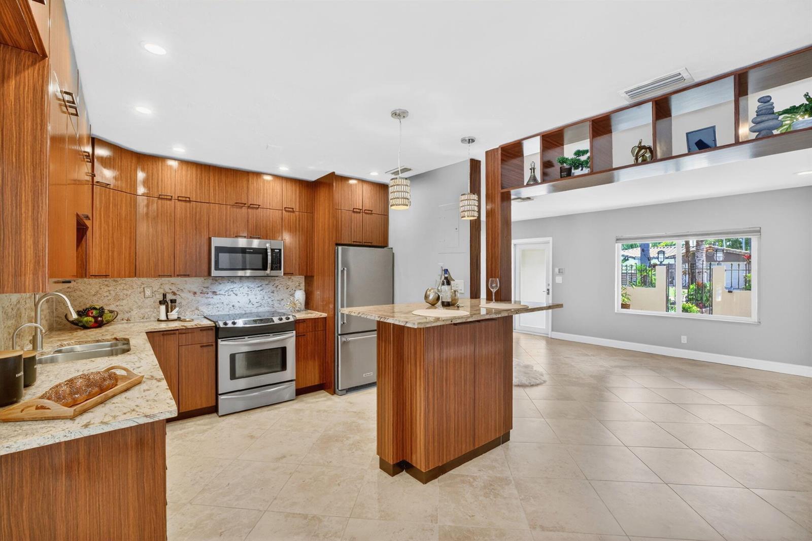 1426 NE 17th Avenue, Fort Lauderdale FL 33304 photo 3