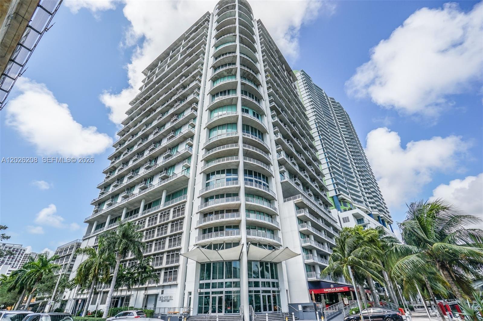 690 SW 1st Ct, Miami FL 33130 photo 2