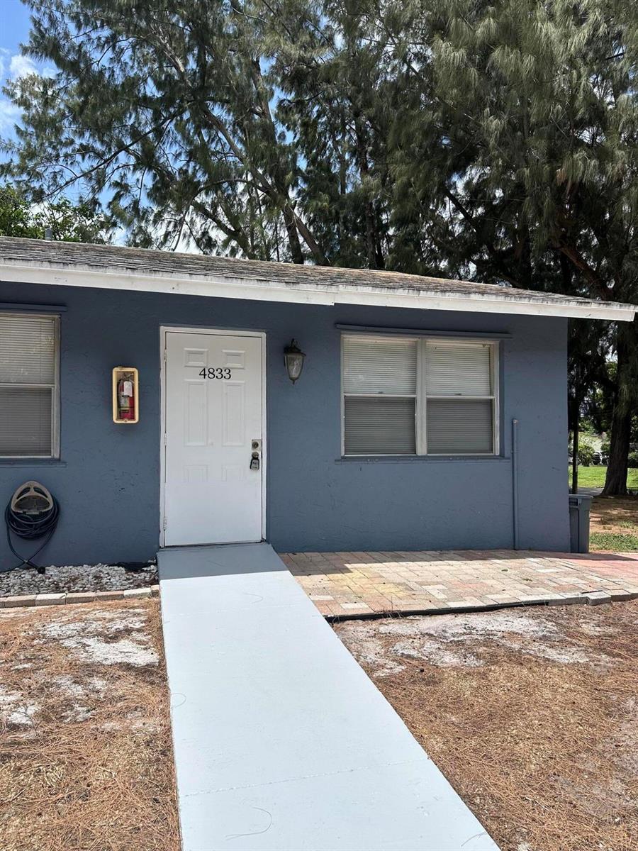 4833 Serafica Drive, FL 33461