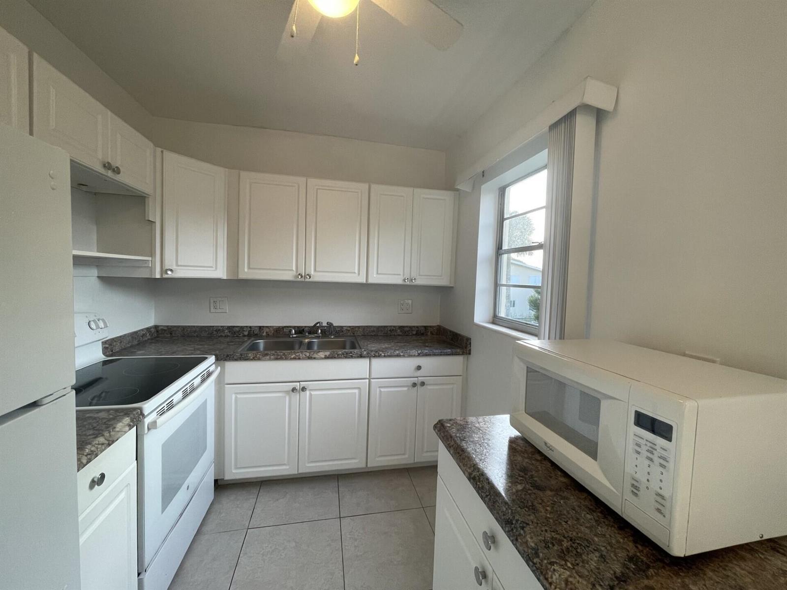 109 Salisbury E # 109, West Palm Beach FL 33417