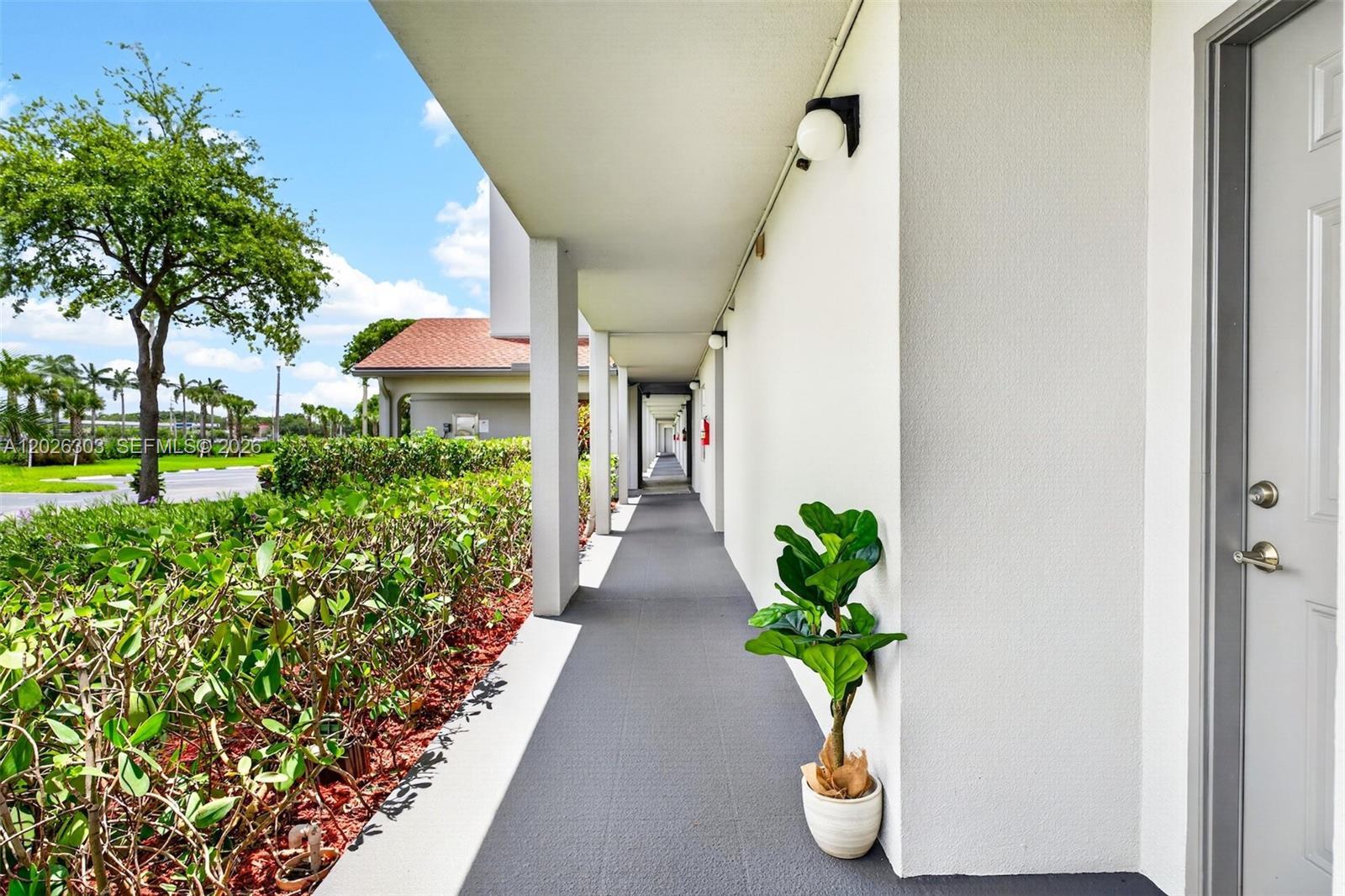 1400 SW 124th Ter # 111Q, Pembroke Pines FL 33027 photo 2