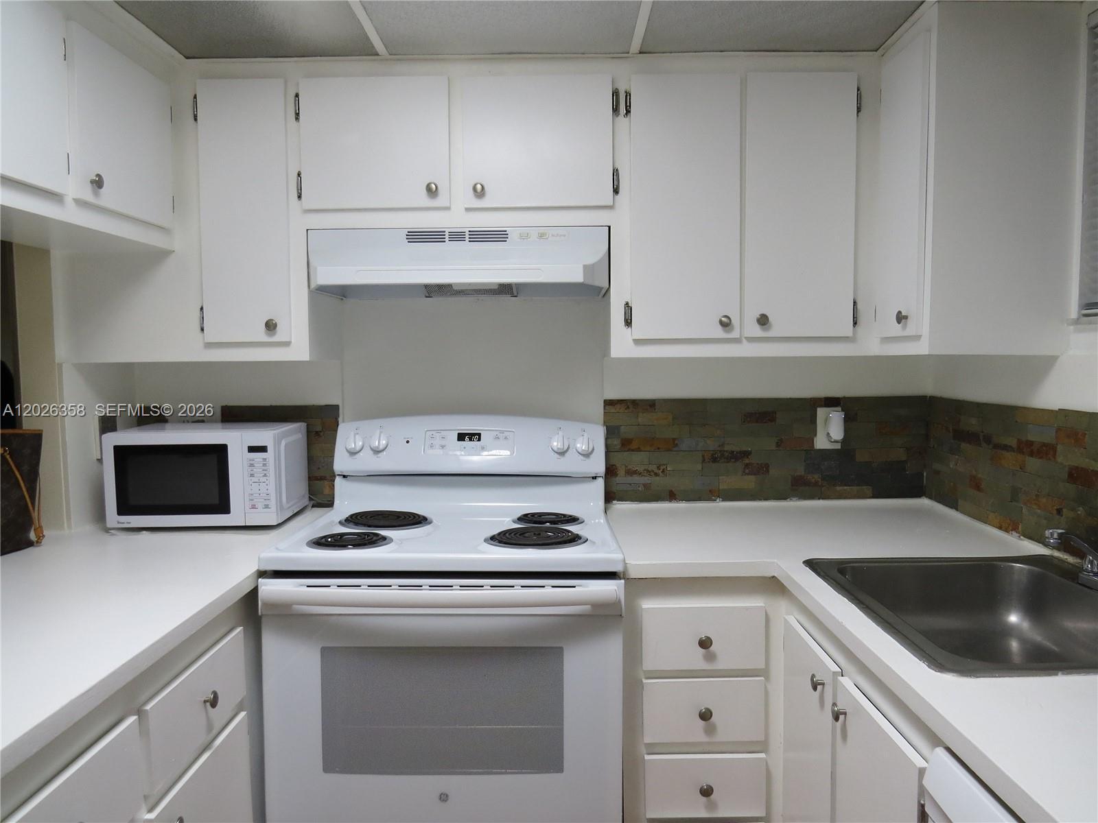 8290 Lake Dr # 143, Doral FL 33166 photo 5