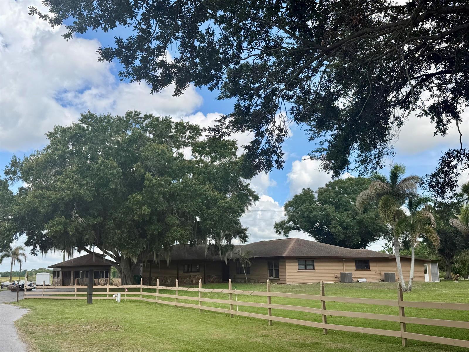 1631 SE 24th Boulevard, Okeechobee FL 34974