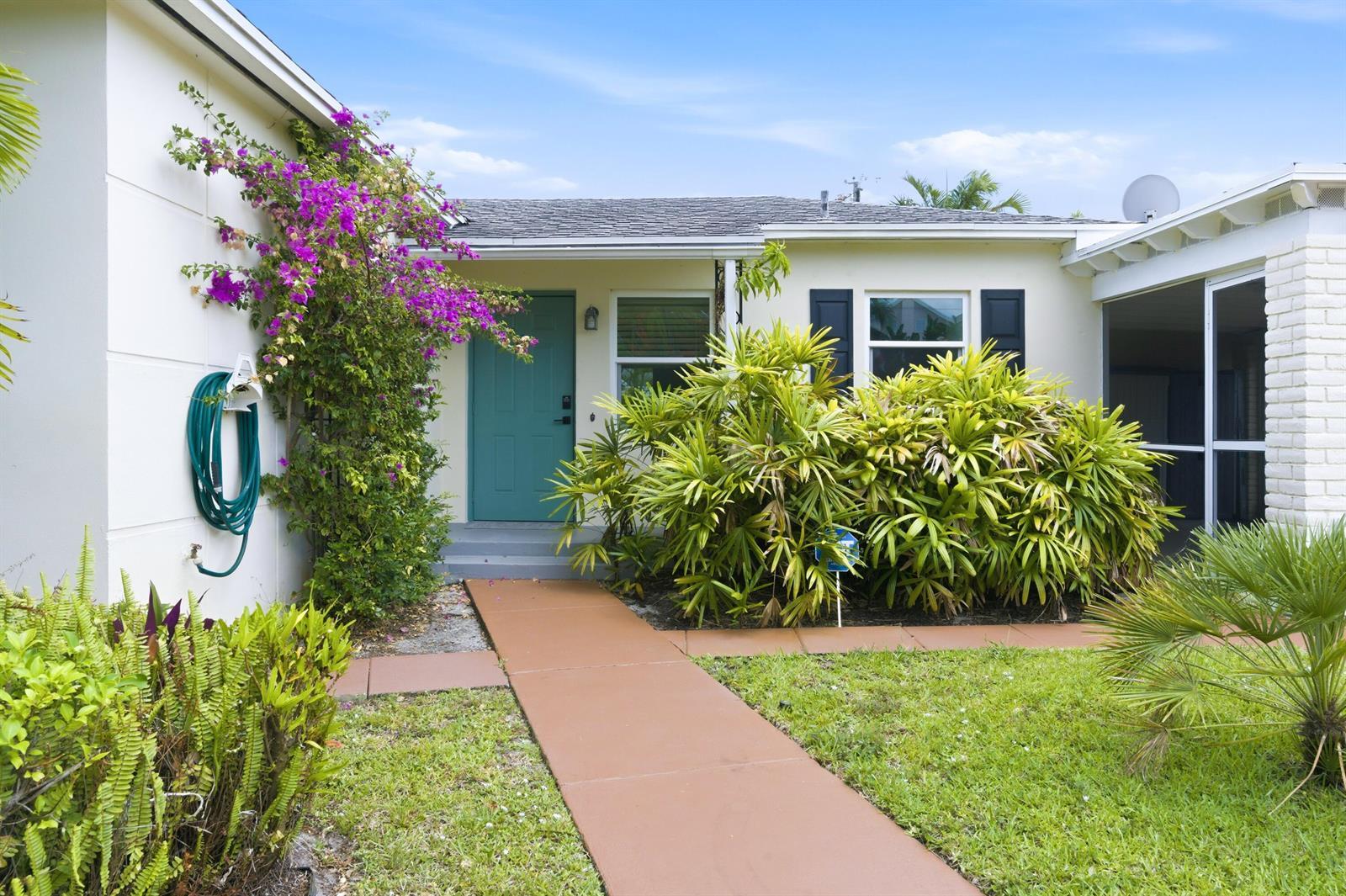 221 Princeton Drive, FL 33460 photo 2