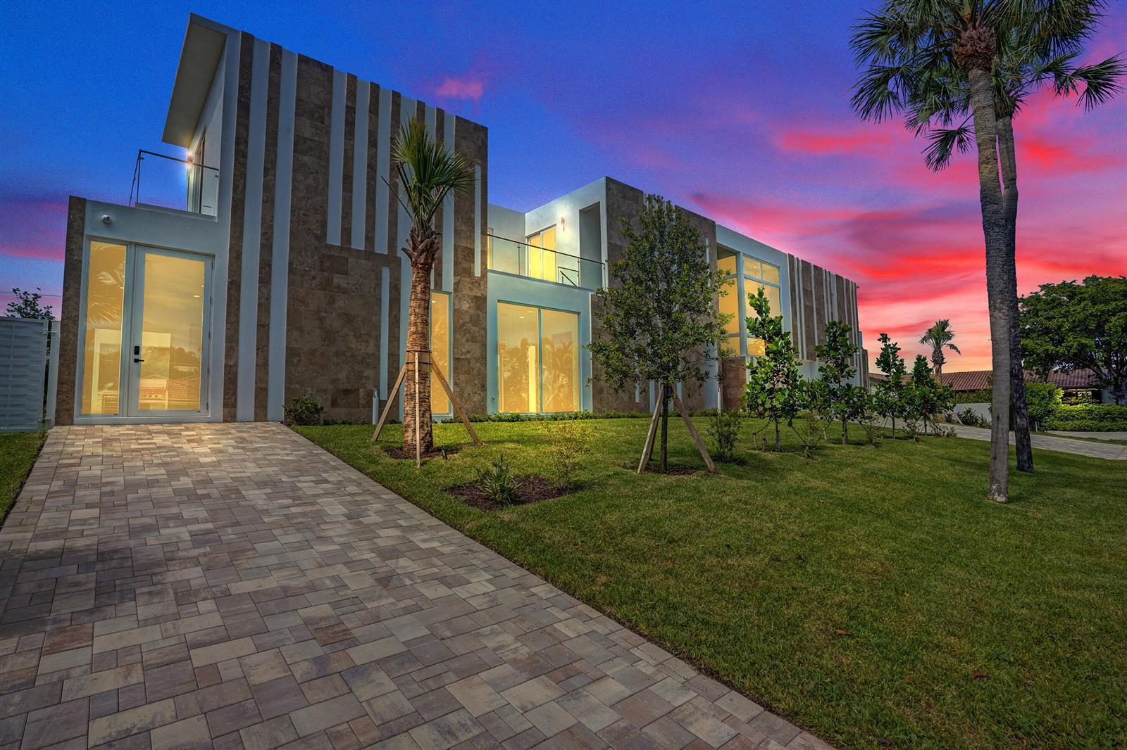 824 W Marbella Lane, Lantana FL 33462