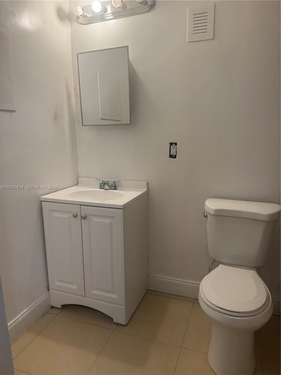 1180 NE 160th Ter # 3, North Miami Beach FL 33162 photo 2