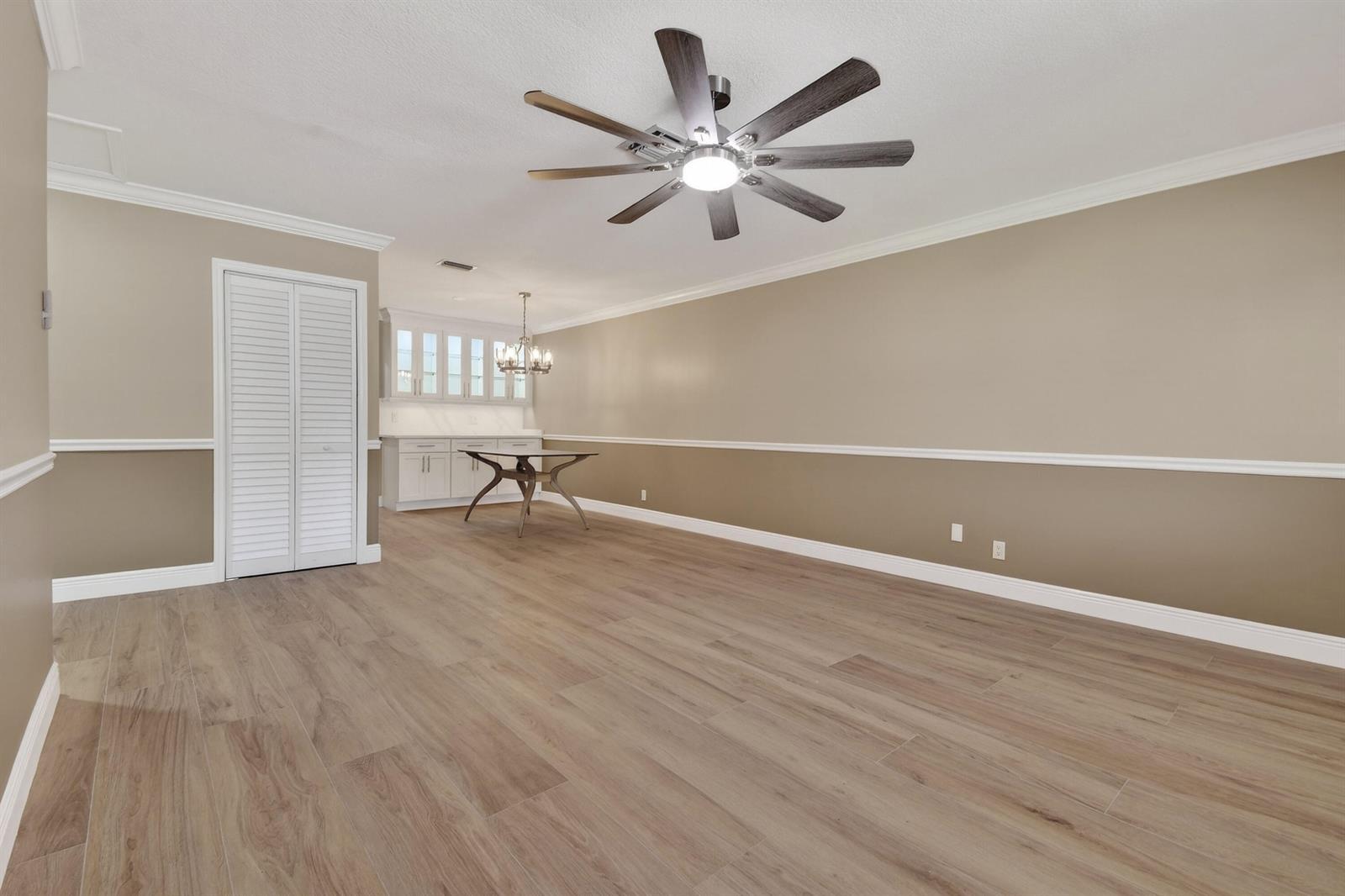 1615 Shirley Court, Lantana FL 33462 photo 2